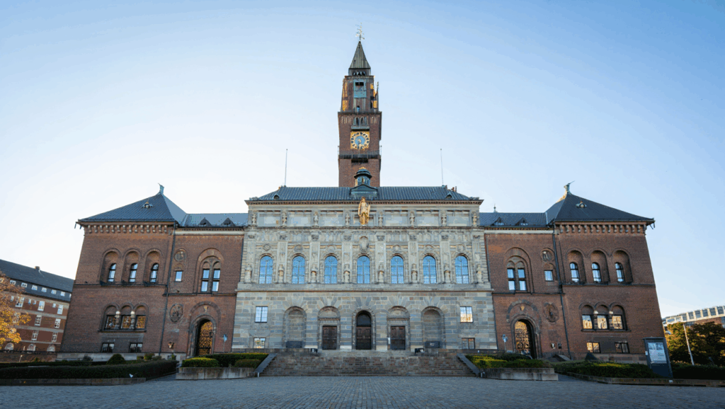 Historisches Rathaus von Kopenhagen – Ort der standesamtlichen Trauung in Dänemark